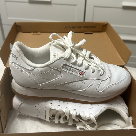 Reebok Shoes - Reebok Classics